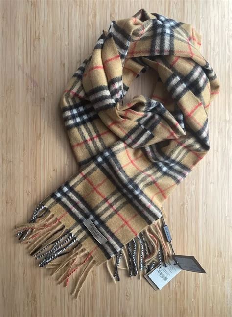 how to put on a burberry scarf|Burberry scarf designs.